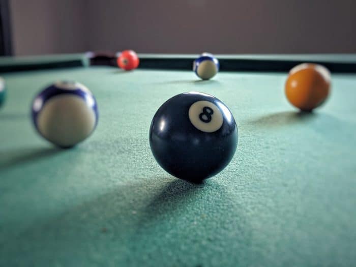 Permanence Studio Beaune 1 billiard ball on billiard table
