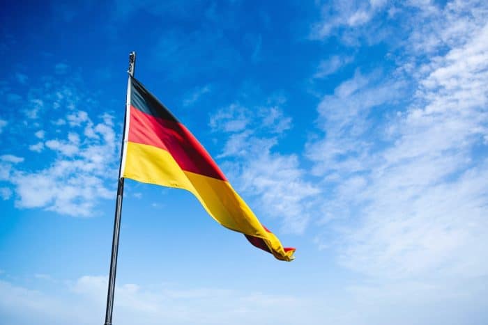 Atelier de cuisine allemande 1 blue, red, and yellow flag